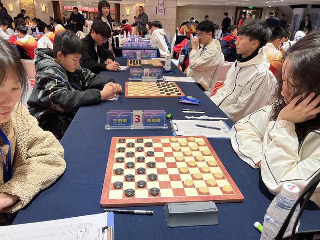 國際跳棋比賽視頻，探索變化中的學(xué)習(xí)，自信成就夢(mèng)想的力量之源